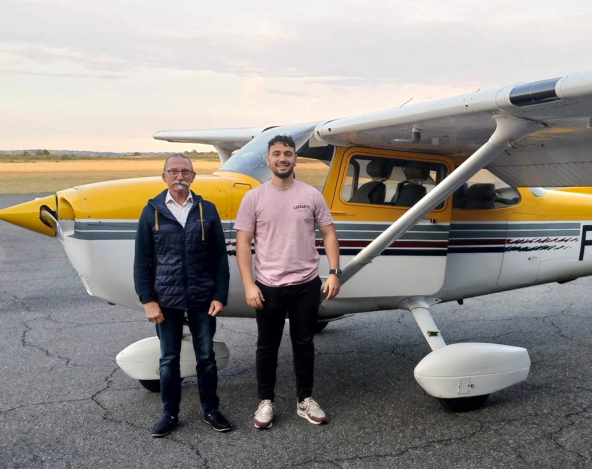 Adrien obtient sa licence PPL
